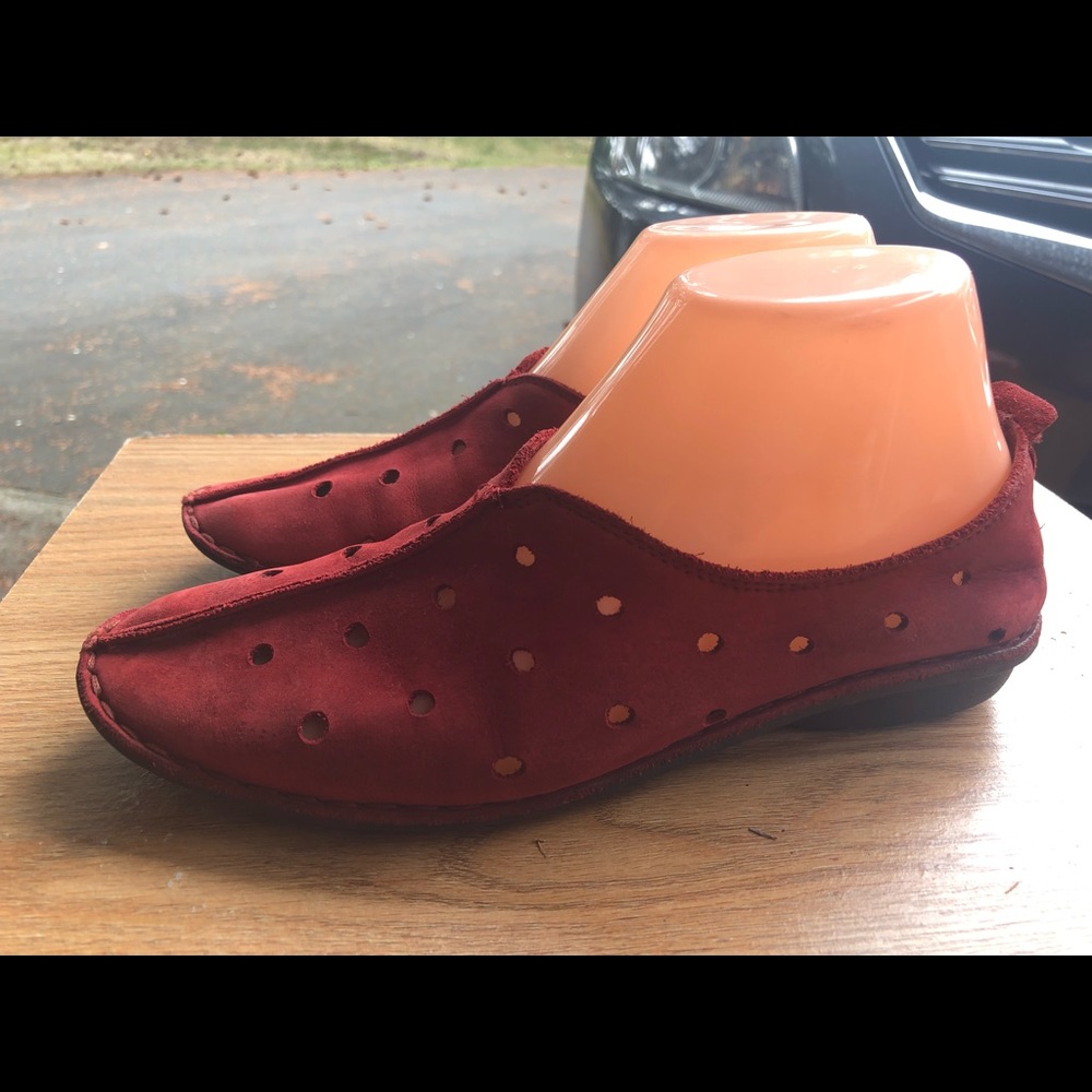 Hush Puppies Women’s Red Suede Flats Loafers SZ. 8